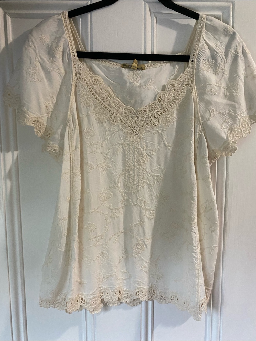 Democracy Women's Cream Lace-Trim Square Neck Top NWT size S priced $84
